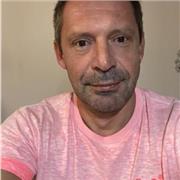 Quiero enseñar mi passion por los idiomas a los demás que están iguales que yo !